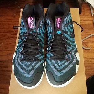 Nike Kyrie Shoes***PRICE FIRM***